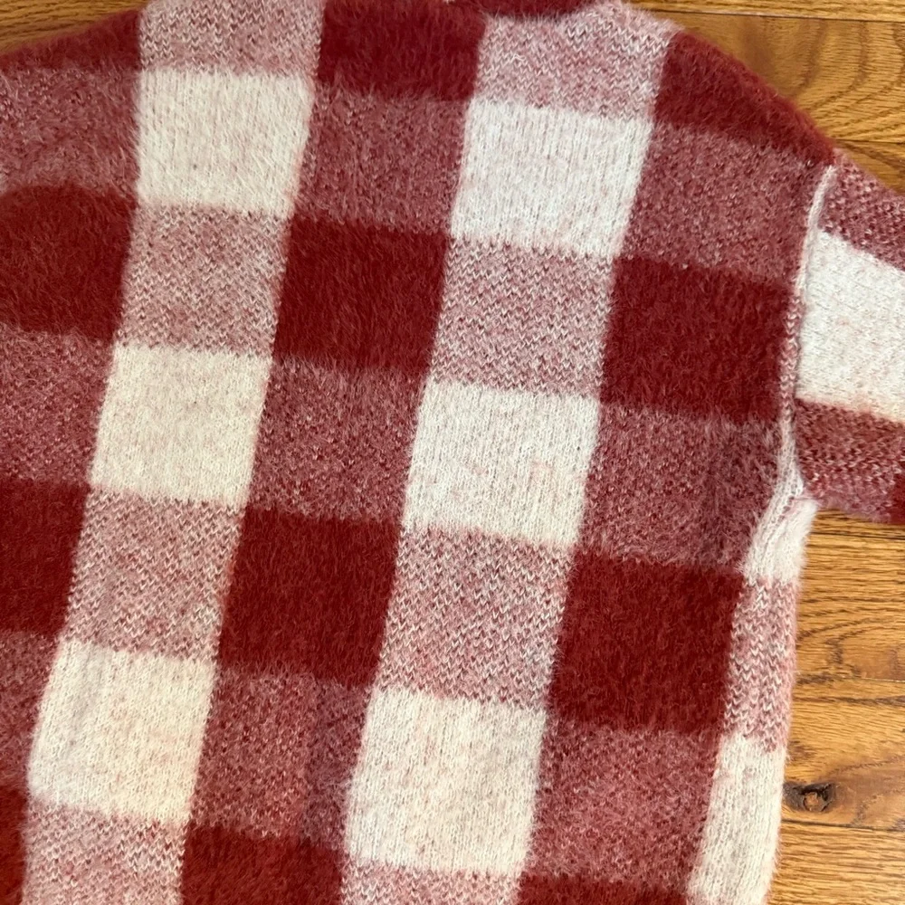Zara Kids Buffalo Plaid Red & Cream Plaid Soft Fuzzy Knit Warm Winter Sweater 6 - Picture 4 of 7